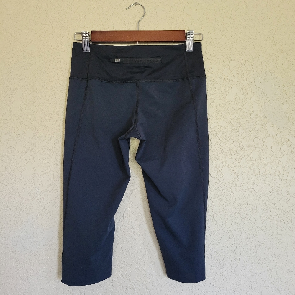 LULULEMON Black Crop - Picture 2 of 5